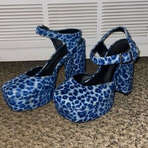 delias blue leopard print heels